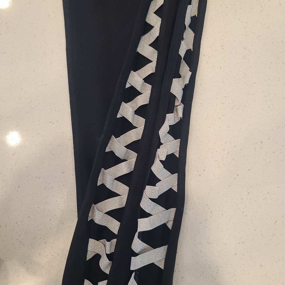 Victoria Sport Knockout Leggings • Black with Silver Crisscross Mesh Detail